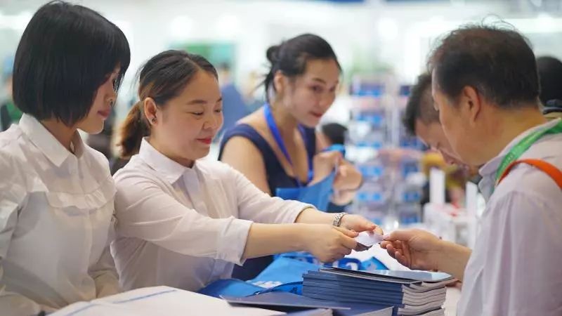 智慧應(yīng)用，賦能教學(xué)|奧威亞智慧教學(xué)解決方案驚艷普教展