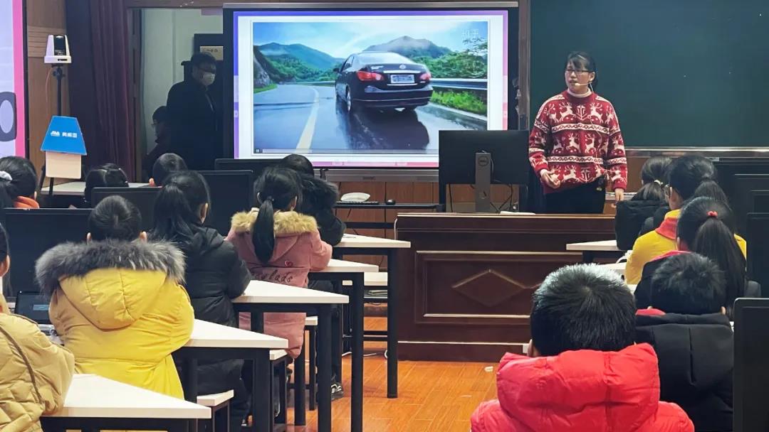 浙江柯橋“天天智慧課堂”，引領(lǐng)教師專業(yè)成長(zhǎng)2.jpg