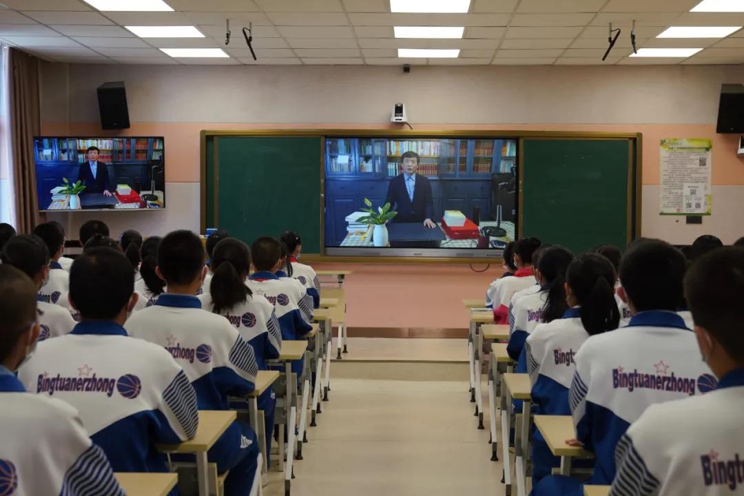 傳承中華文脈，經(jīng)典浸潤人生——新疆兵團二中開展大型讀書月系列活動