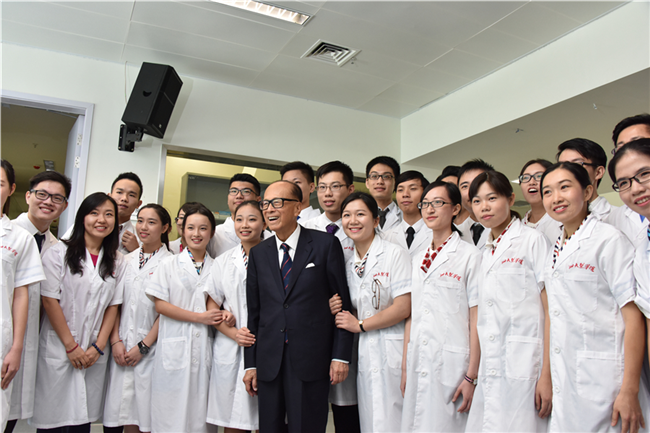 這個(gè)投資了近4億，連李嘉誠(chéng)、姚明都參觀過的教學(xué)中心真的很牛逼！