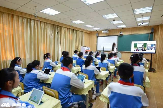 遠(yuǎn)程互動(dòng)+iPad教學(xué)，這可能是今年最好玩的黨課