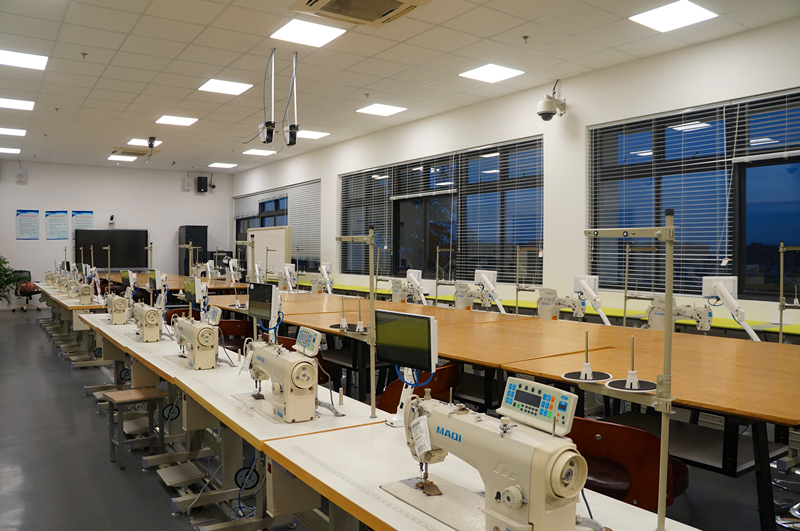 創(chuàng)新服裝實訓(xùn)教學(xué)，實現(xiàn)“教、學(xué)、做”一體化！