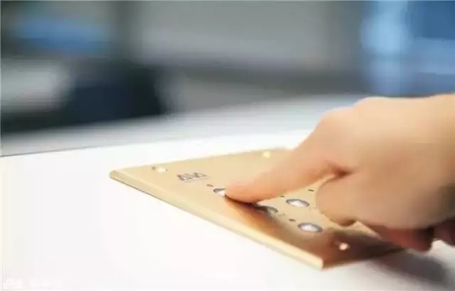 太牛逼！這學校不僅免費就讀，8座城市的老師還能共用！