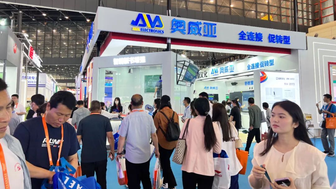 展會(huì)精彩瞬間 | 數(shù)字化轉(zhuǎn)型背景下，奧威亞的教育創(chuàng)新與實(shí)踐